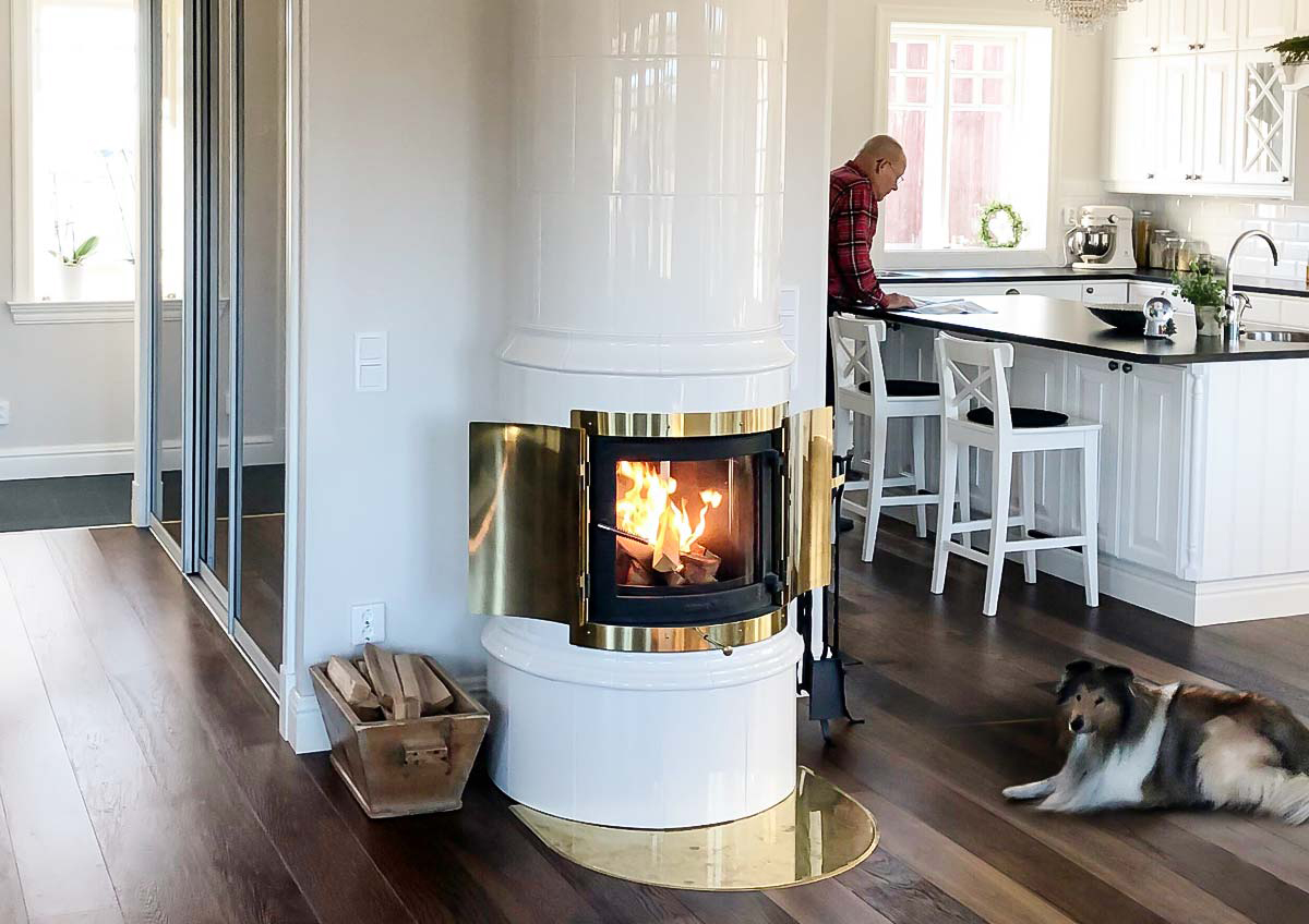 Kakelugnar i stor kaminbutik i Skåne